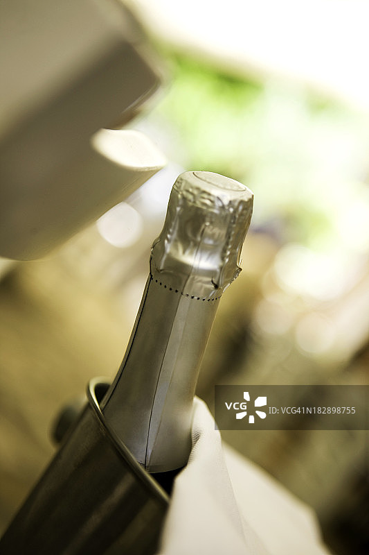 冰镇香槟图片素材