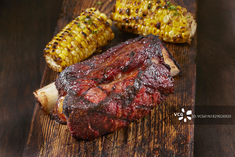 烧烤牛肋排图片素材