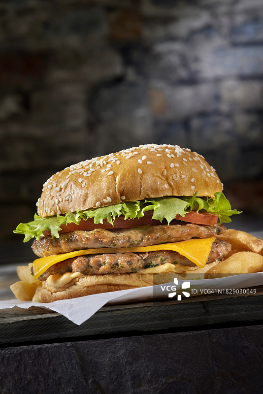 碎牛肉芝士汉堡图片素材