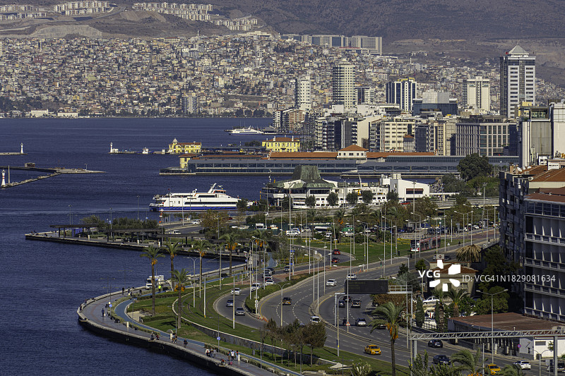 从上方俯瞰伊兹密尔的科纳克区图片素材