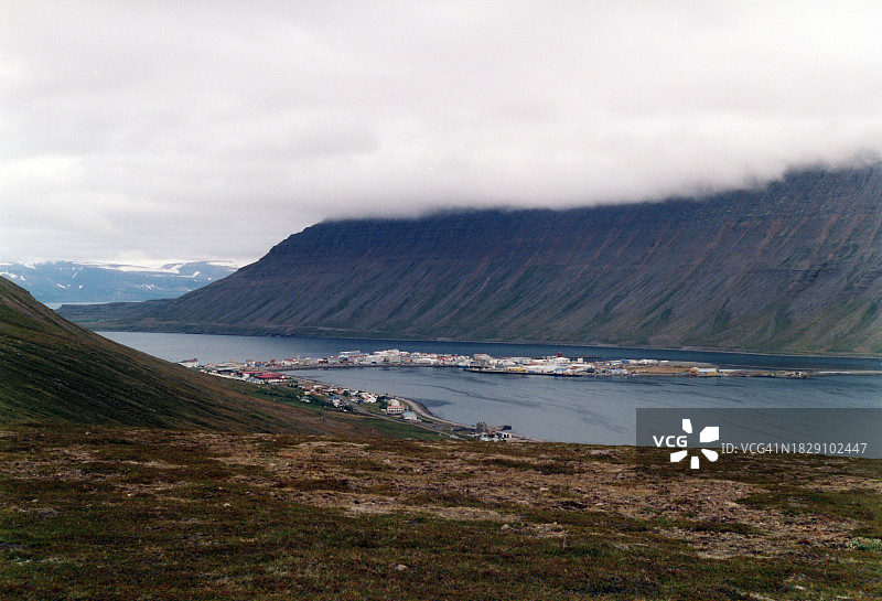 黑暗峡湾中的伊萨菲厄泽图片素材