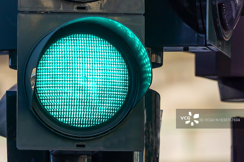 绿色交通灯图片素材