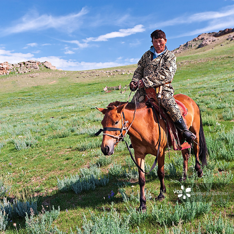 蒙古马背骑手图片素材