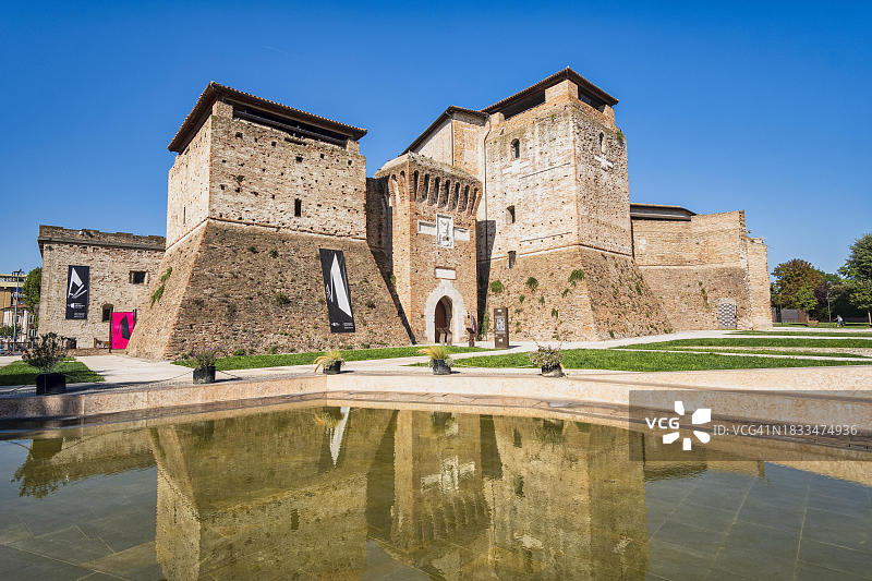 意大利艾米利亚-罗马涅里米尼的西斯蒙多城堡图片素材