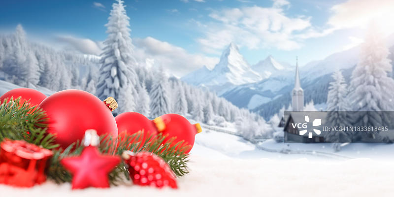 圣诞贺卡 - 圣诞饰品卡片与留白空间，德国斯图加特冬季山区全景图片素材