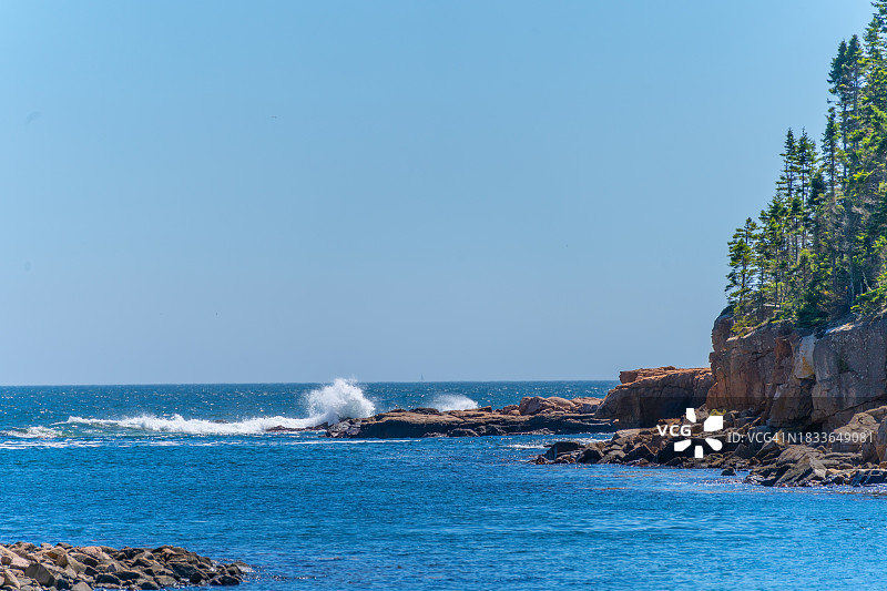 美国缅因州巴斯港的蓝天碧海美景图片素材