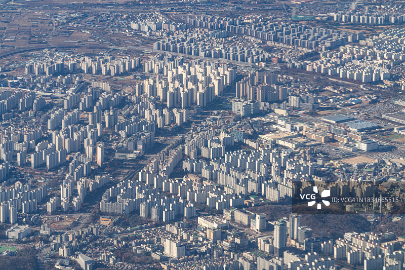 从飞机上俯瞰韩国京畿道水原市图片素材