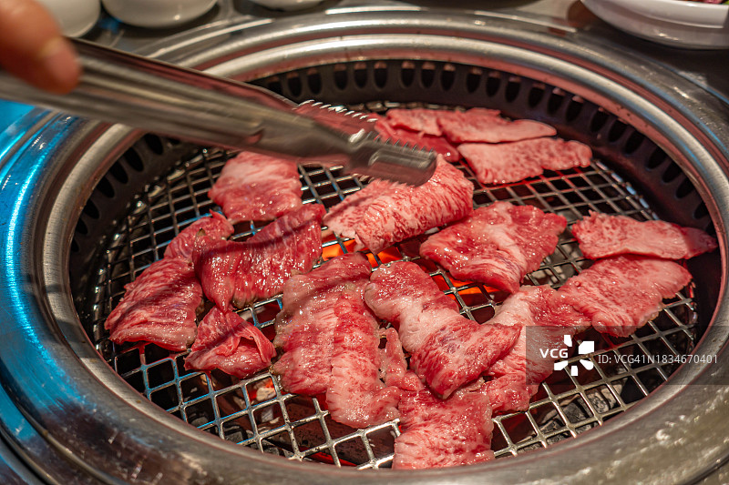 韩国首尔的韩国烤肉图片素材