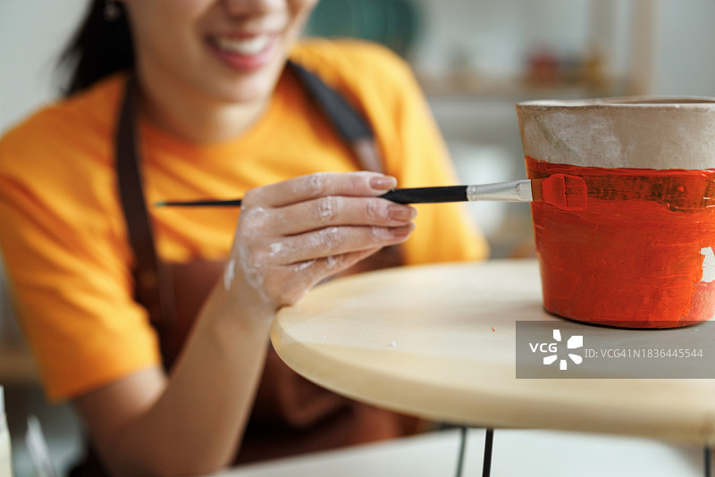 艺术创作进行中图片素材