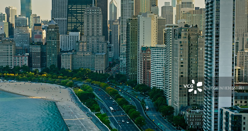 芝加哥黄金海岸沿岸湖滨大道鸟瞰图图片素材