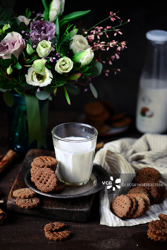 荞麦全麦纯素饼干图片素材
