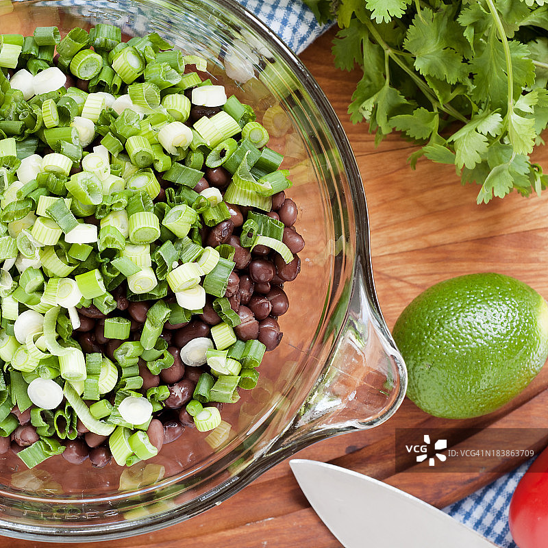 制作黑豆沙拉图片素材