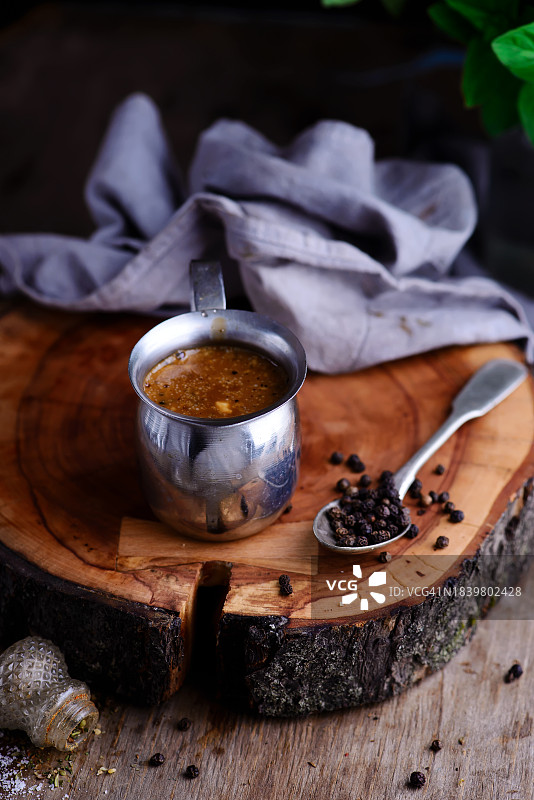 黑胡椒口味的法式多蜜酱图片素材