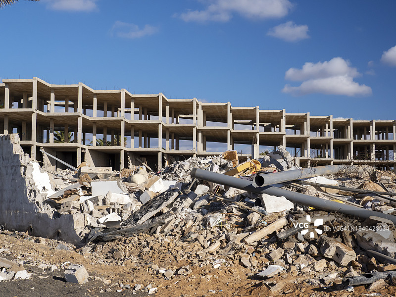 在科斯塔特吉塞，兰萨罗特岛，加那利群岛，市场崩溃时被遗弃的未完工的度假村图片素材