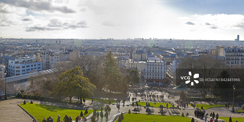 蒙马特高地上的圣心大教堂图片素材
