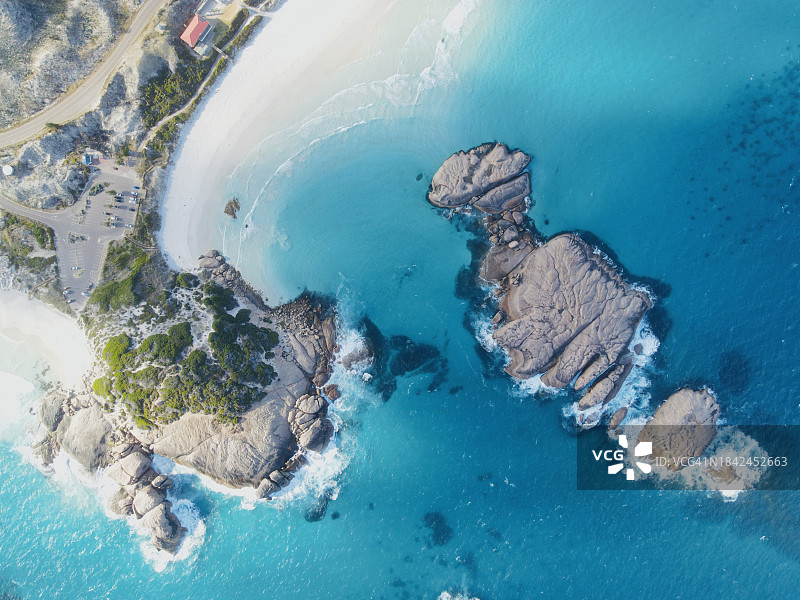 澳大利亚埃斯佩兰斯暮光海滩的无人机视角图片素材