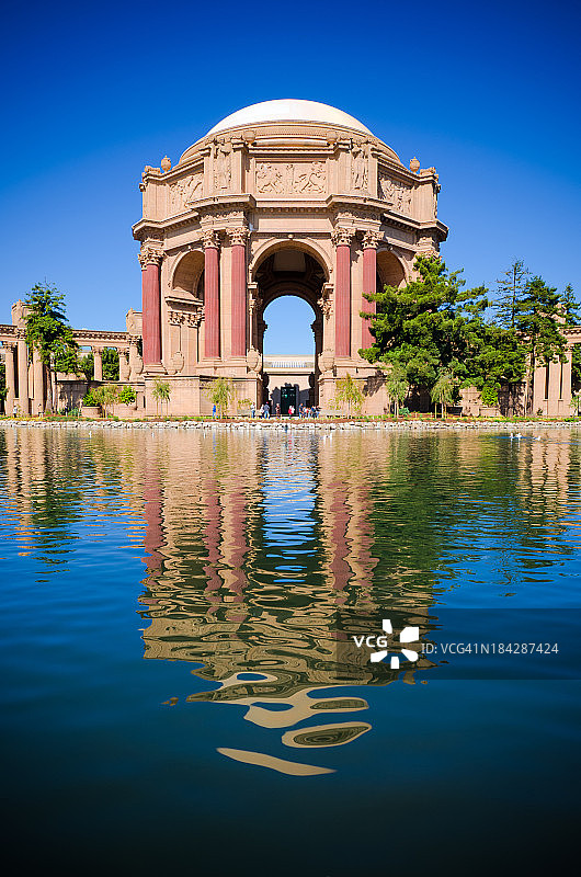 旧金山艺术宫与池塘图片素材