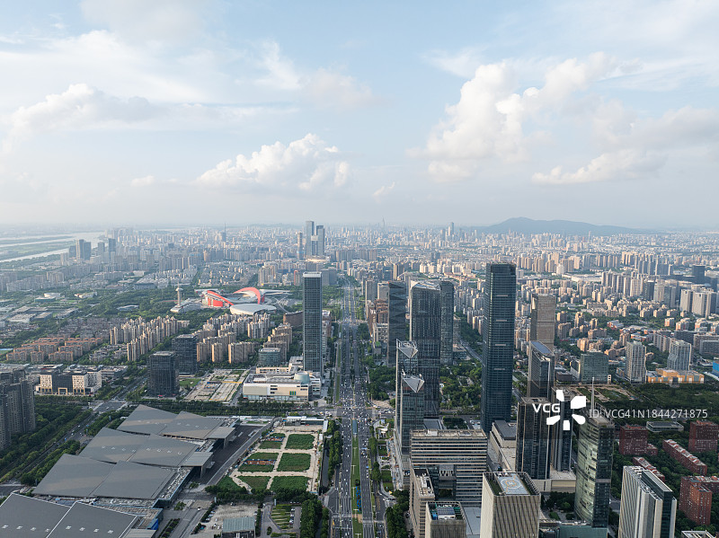 日落时分的现代城市鸟瞰图图片素材