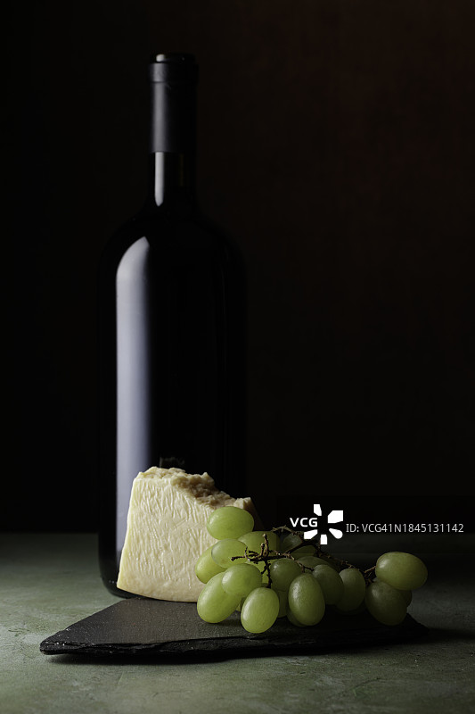 葡萄酒、奶酪和葡萄图片素材