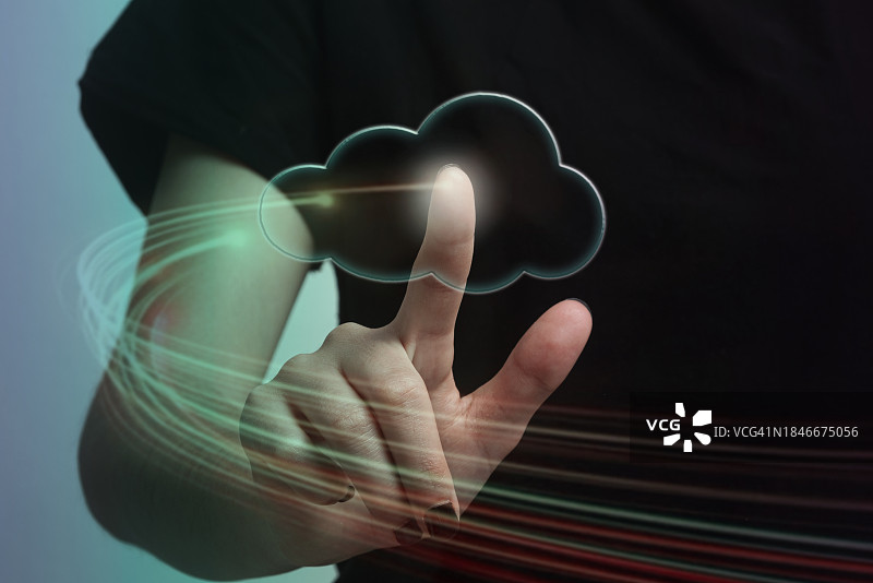 指尖上的云网络连接图片素材