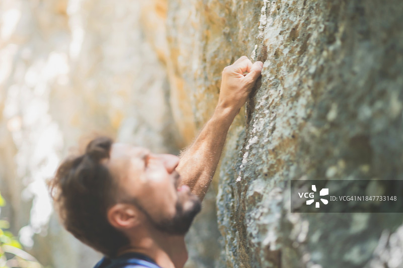 攀岩：攀岩者的冒险之旅图片素材