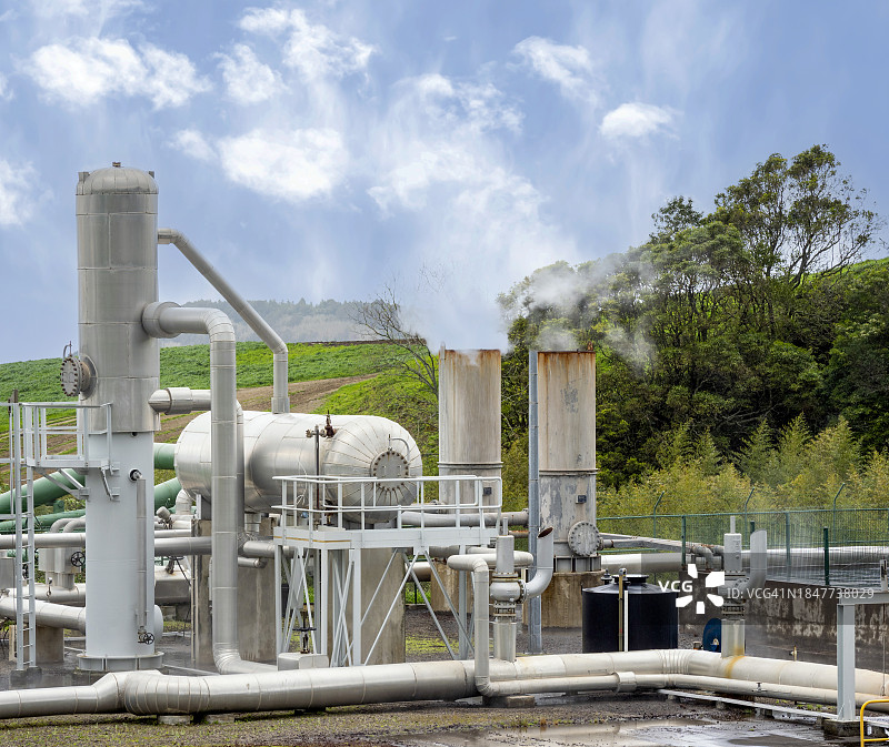 亚速尔群岛上的蒸汽地热发电站图片素材