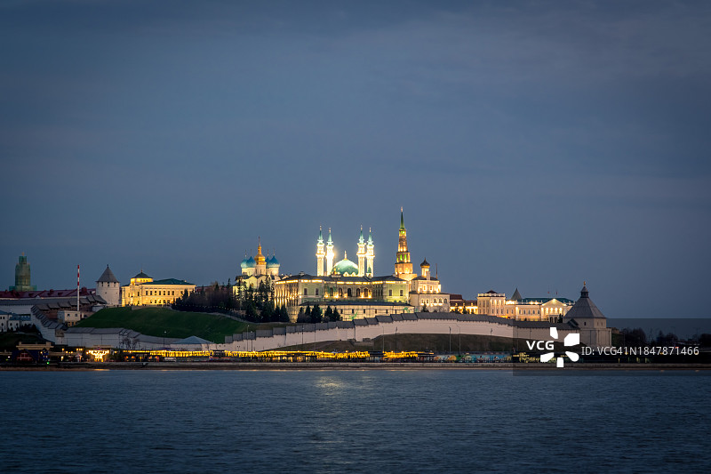喀山城市全景：喀山克里姆林宫与库尔·沙里夫清真寺（俄罗斯）图片素材