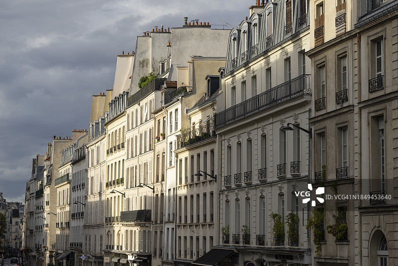 洛朗·吉劳杜 / 巴黎图农街的典型巴黎外墙图片素材