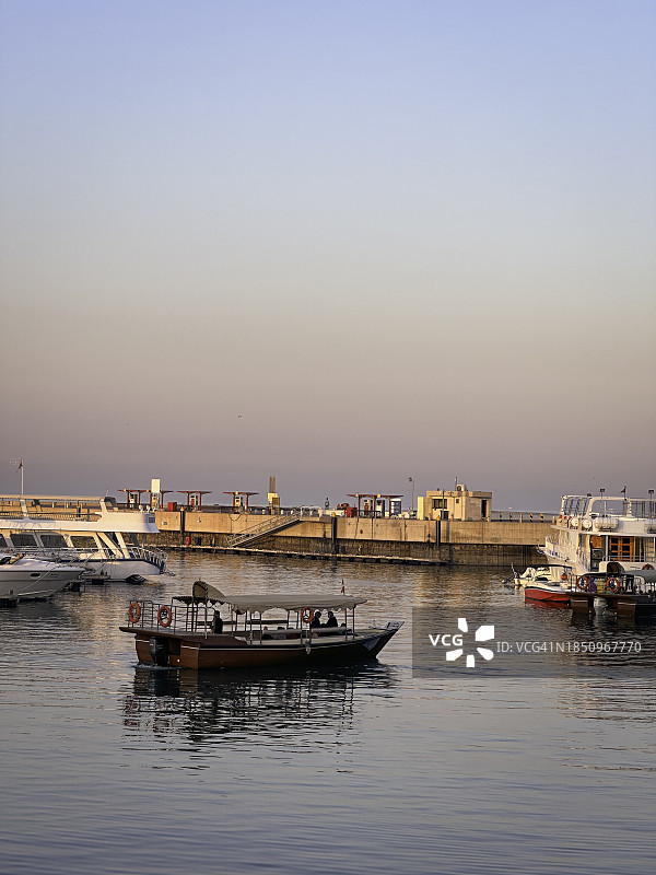 科威特码头海滩日落图片素材