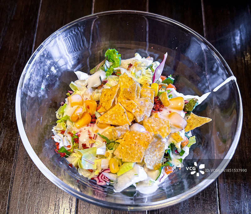 玉米片鲜蔬沙拉图片素材