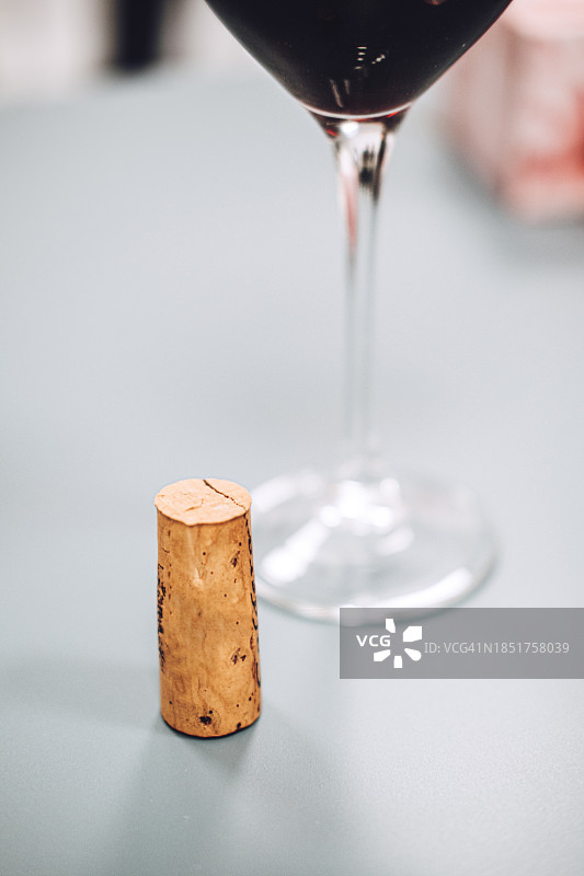 葡萄酒瓶天然软木塞图片素材