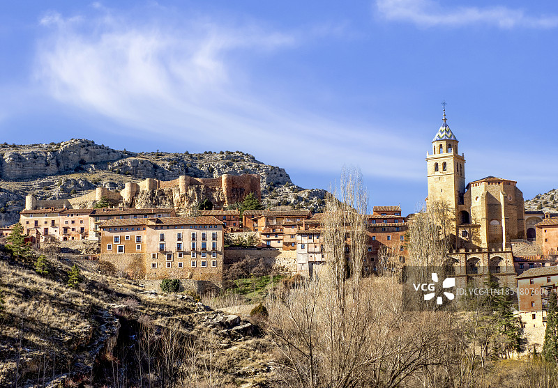 西班牙阿尔瓦拉辛中世纪建筑小镇风光图片素材