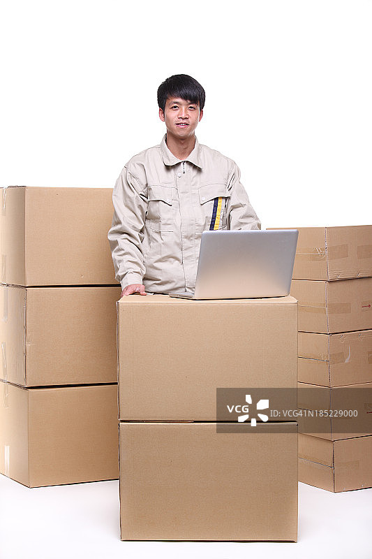 忙碌的快递员图片素材