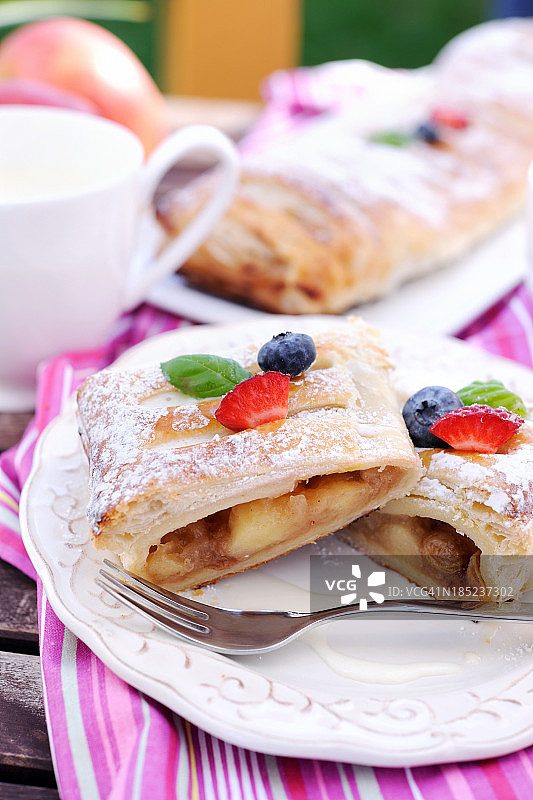 香草酱苹果馅卷图片素材