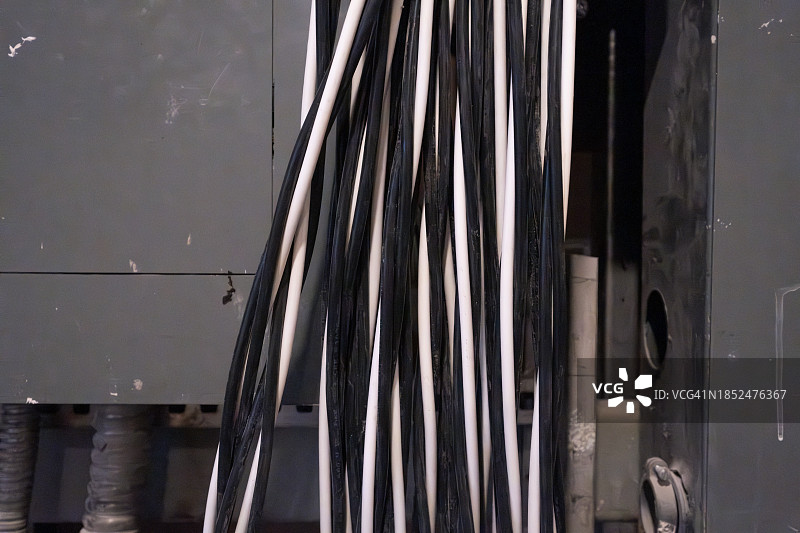 杂乱无章的电缆图片素材