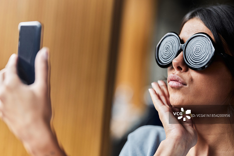 自拍的影响图片素材