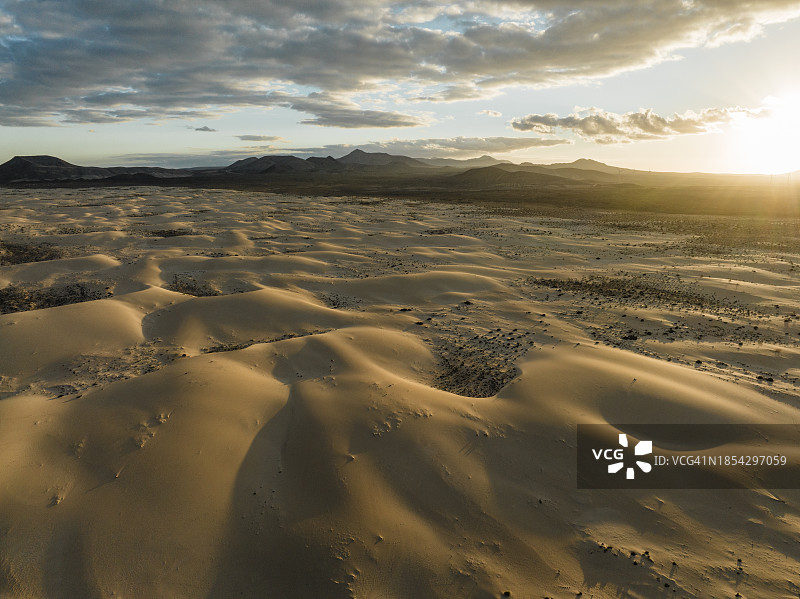 日落沙丘图片素材
