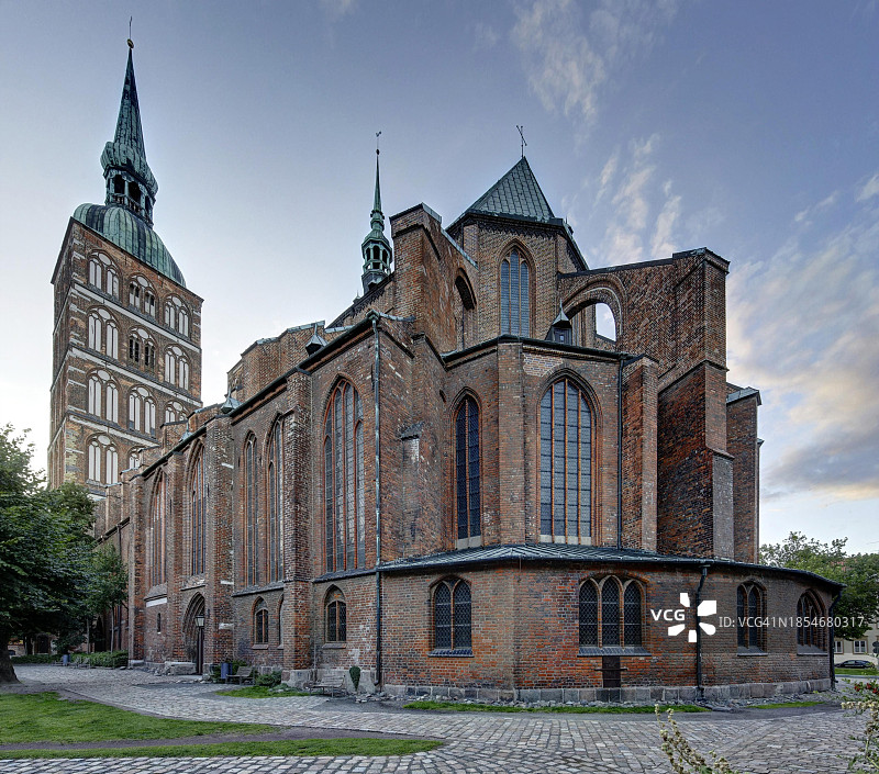 德国梅克伦堡-前波美拉尼亚州斯特拉尔松新教圣尼古拉斯教堂图片素材