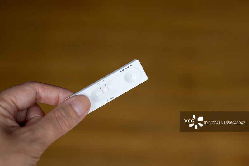 新冠病毒检测阳性图片素材