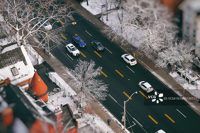 迷你小镇的冬季交通图片素材