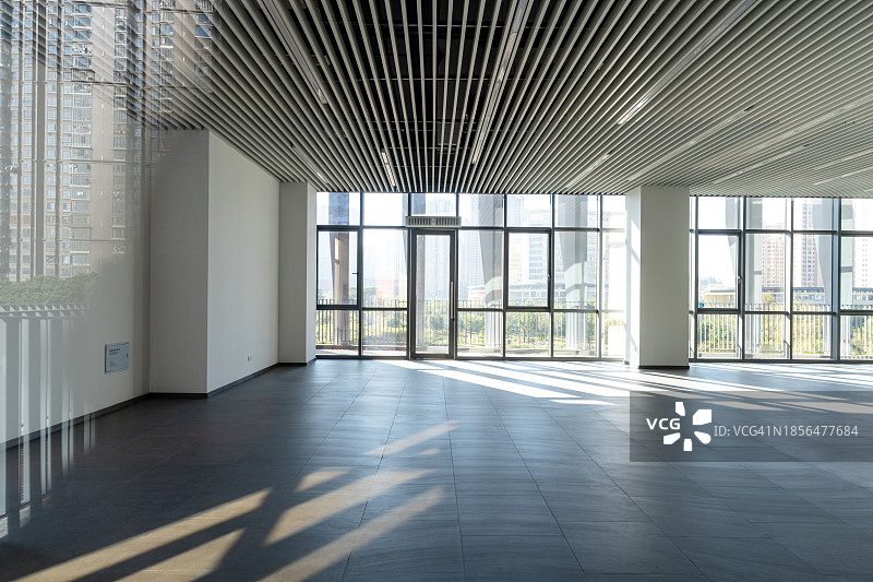 未配备家具的办公室图片素材