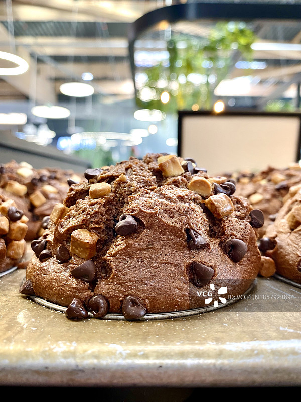 糕点盘中的玛芬蛋糕图片素材