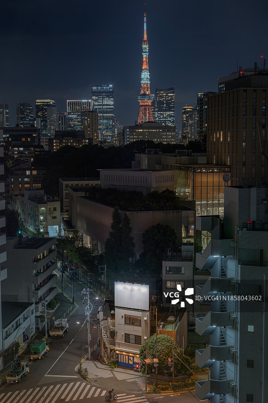 前方是东京塔！图片素材