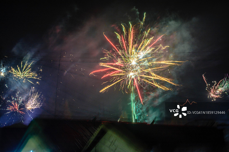 印度尼西亚卡班贾赫镇新年烟花图片素材