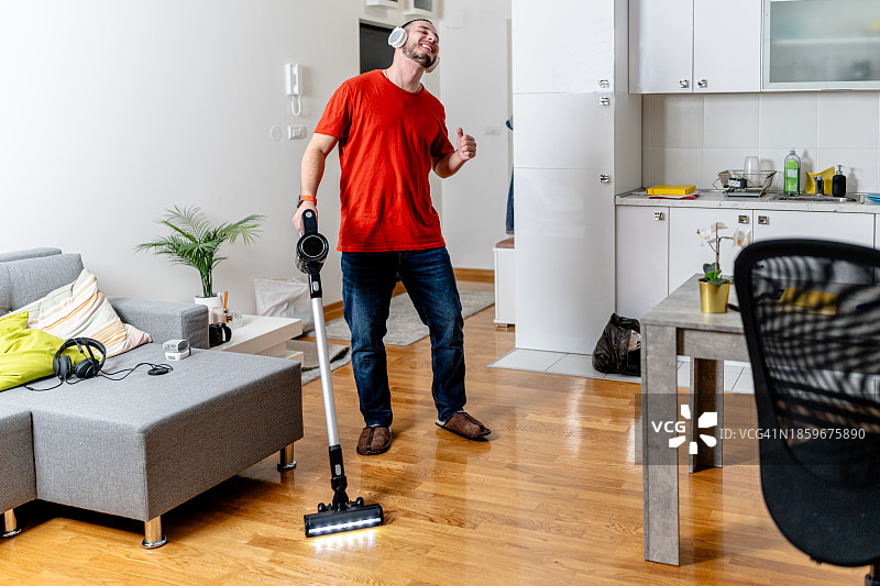 有趣的家务时间图片素材