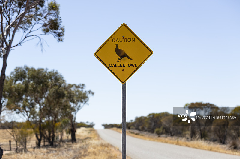 警告交通标志图片素材
