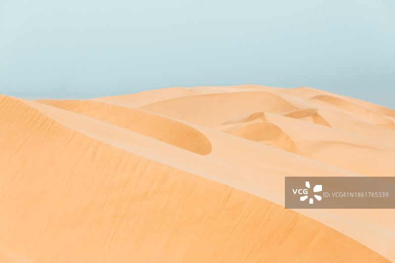 沙漠沙丘，柔和的色彩图片素材
