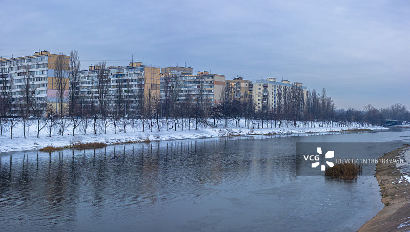 基辅河道旁居民区图片素材