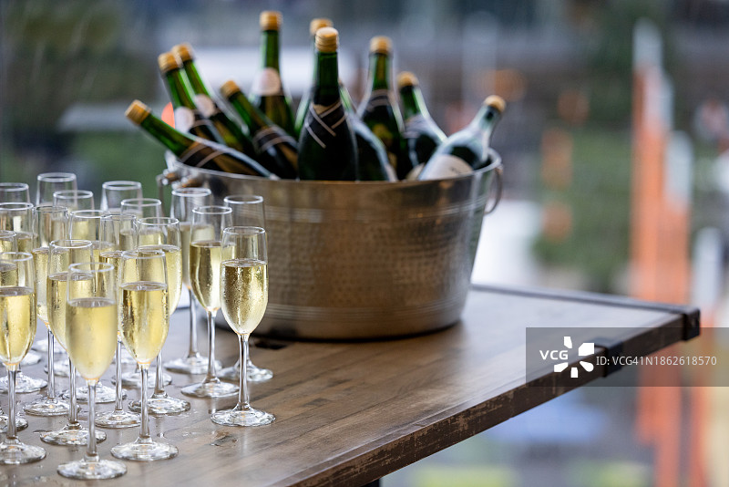 储备充足的香槟吧图片素材