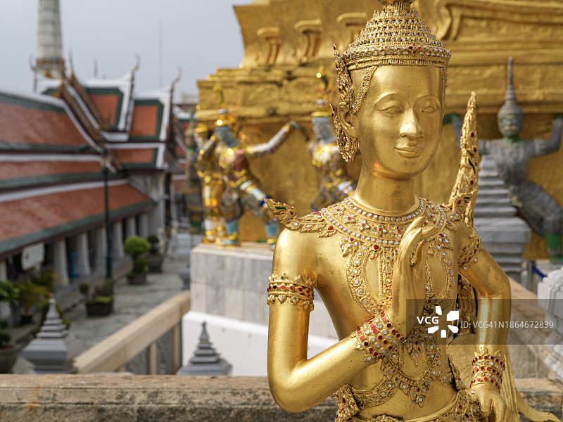 曼谷大皇宫金纳罗雕像，泰国图片素材